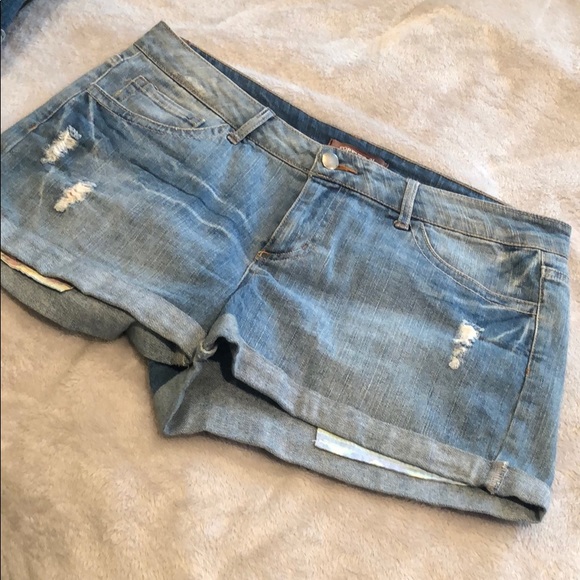 Forever 21 Pants - Forever 21 shorts  💋❤️